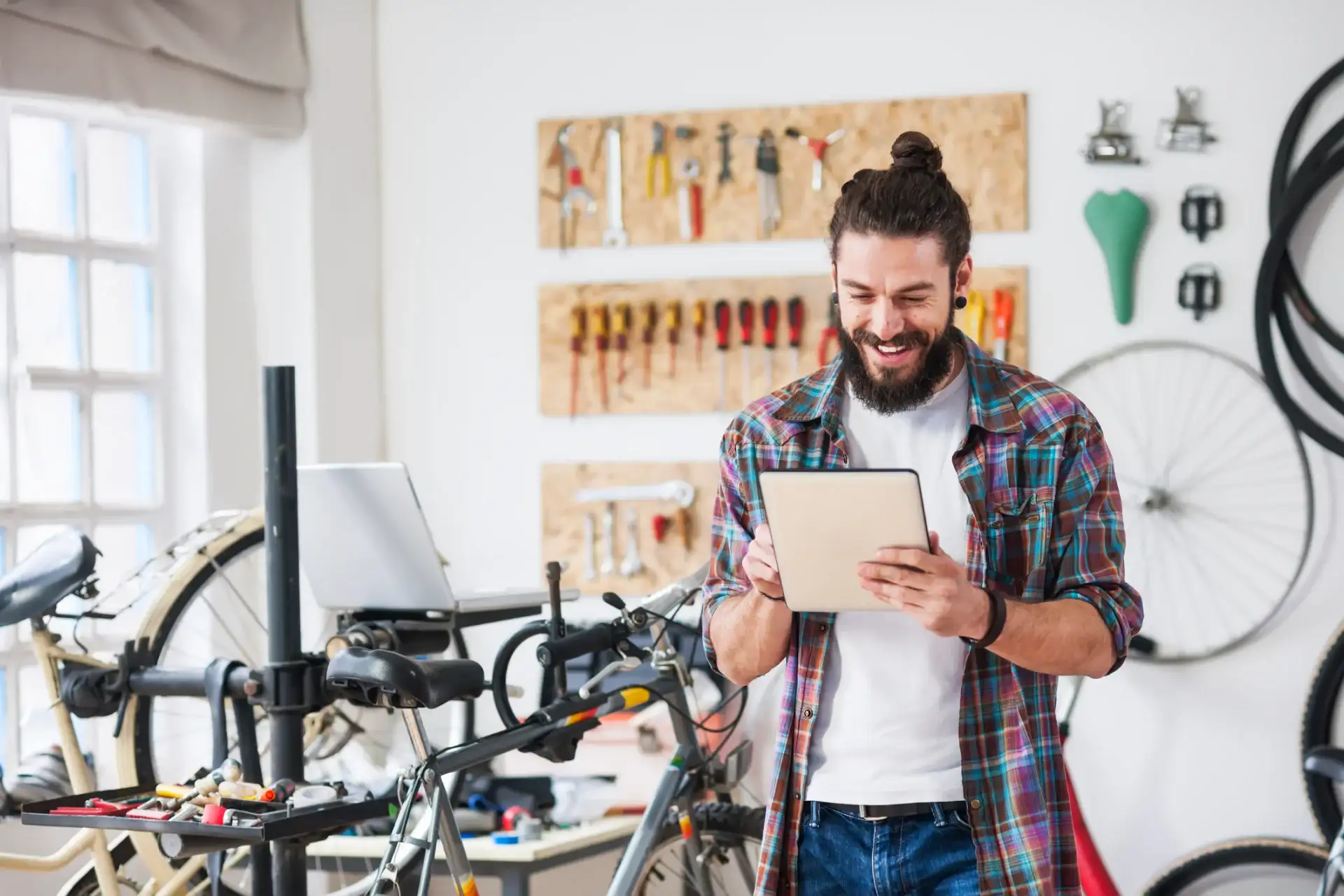 8 Essential Software Tools for Automating Your Rental Business