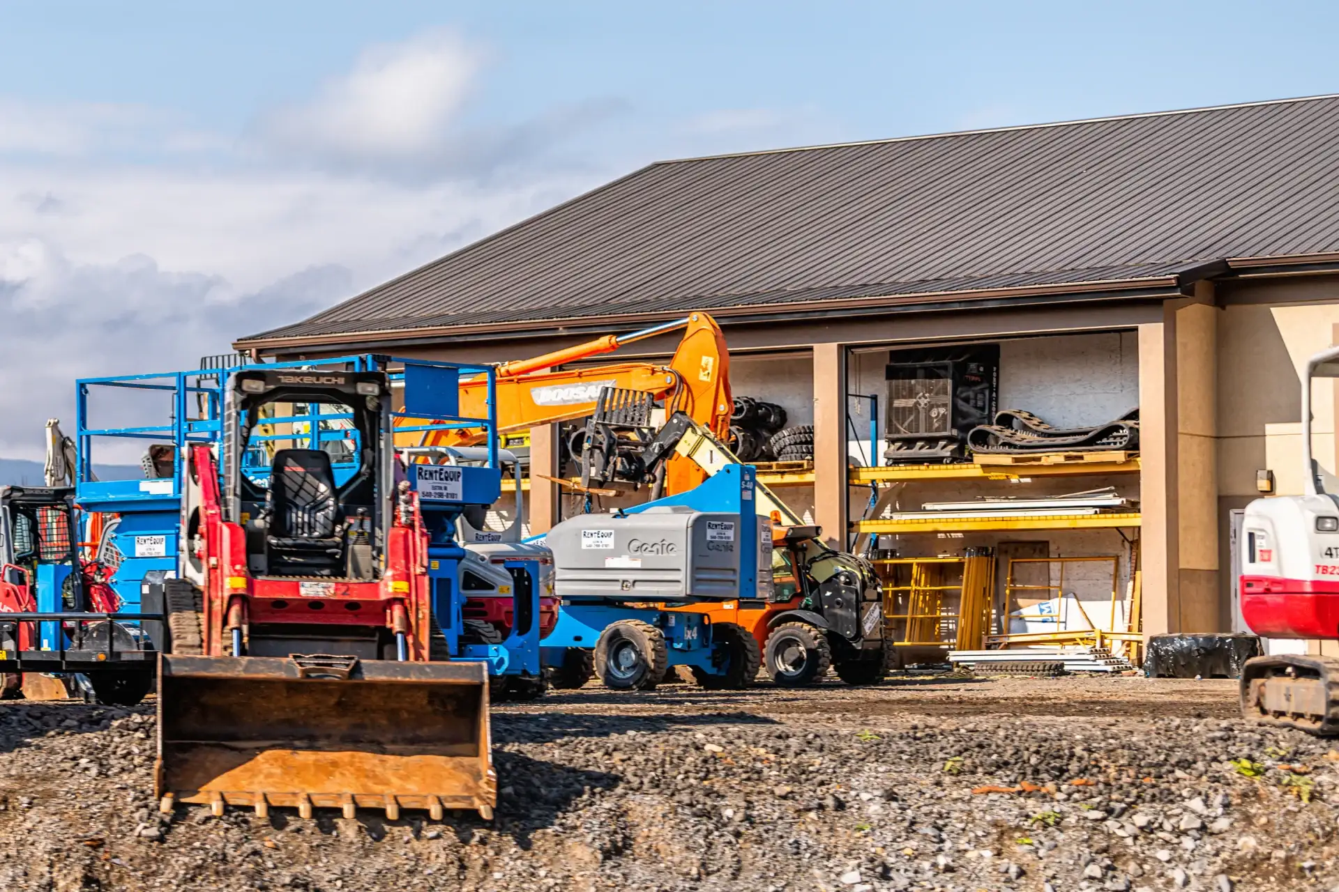 How Rentals Can Complement Your Equipment Sales