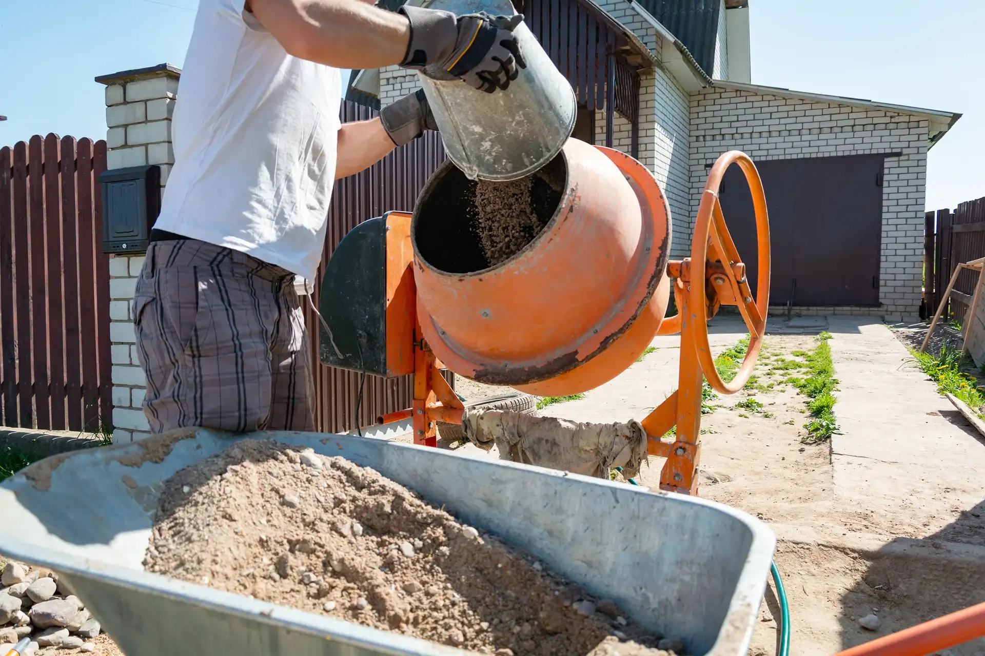 How to Start a Tool Rental Business in 2026