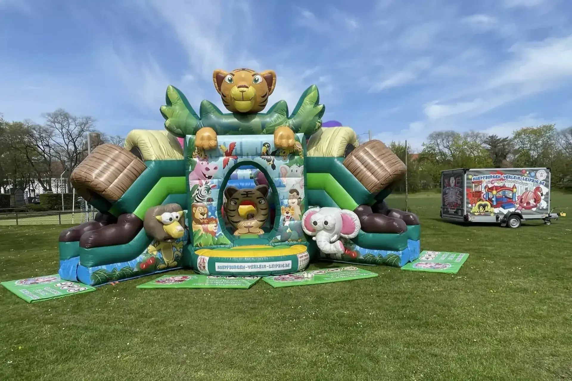 Creating an Amazing Customer Experience with Hüpfburgen-Verleih-Leipzig and Booqable