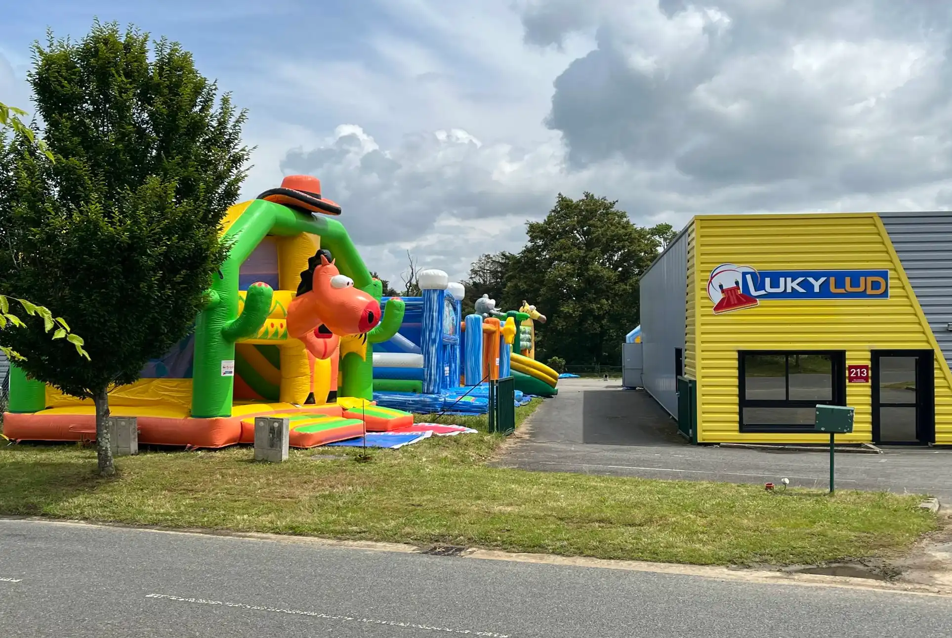 Luky Lud: Adding Rentals to a 20-Year Inflatable Business with Booqable