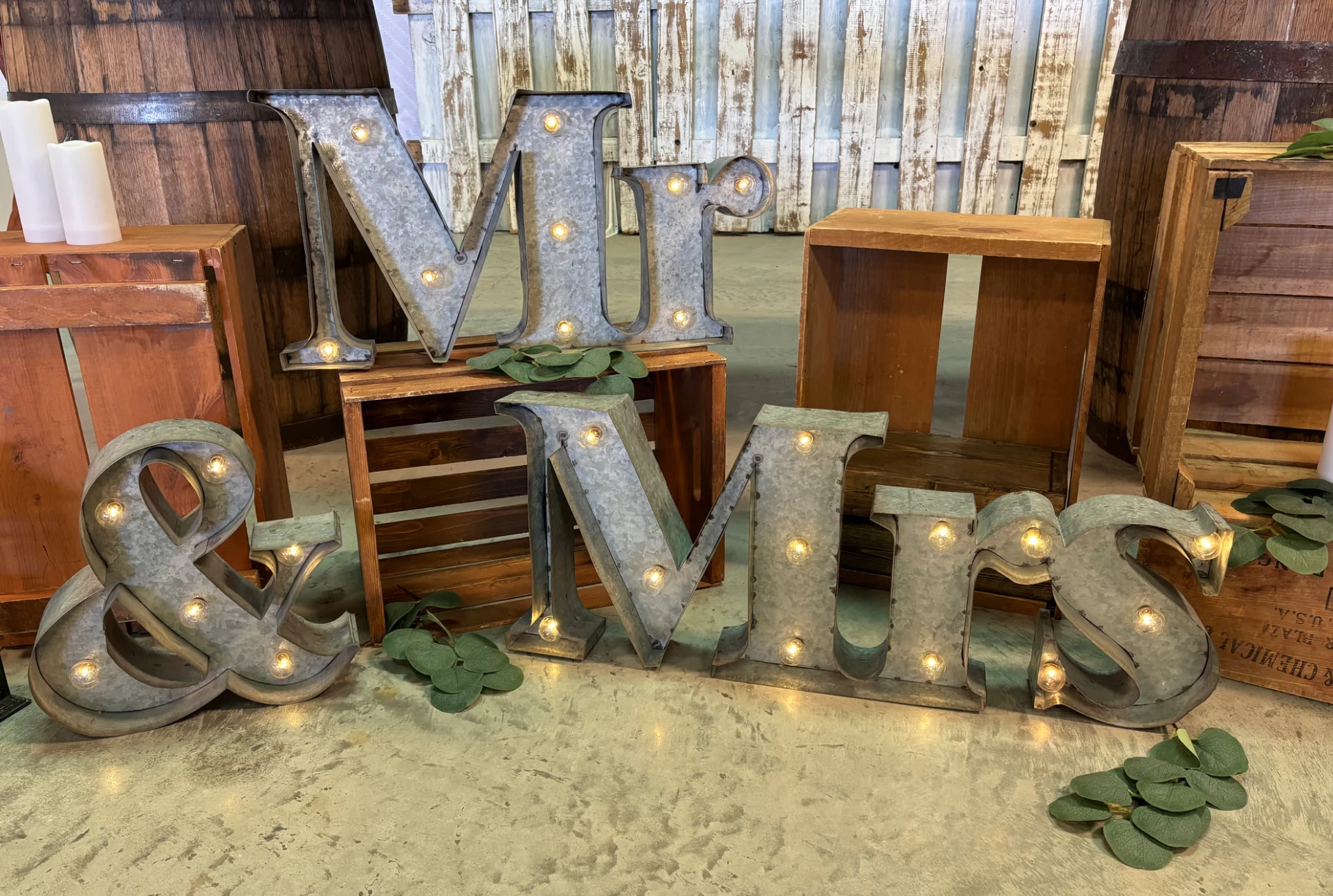 Old Oaks Event Rentals: Creating a Personalized Wedding Décor Rental Experience With Booqable